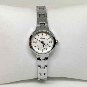 Fewt women silver tone watch 23mm round case quartz analog link 7.5” running